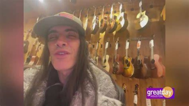 Unveiling Nuno Bettencourt's Musical Legacy: Explore His Wiki Wonders